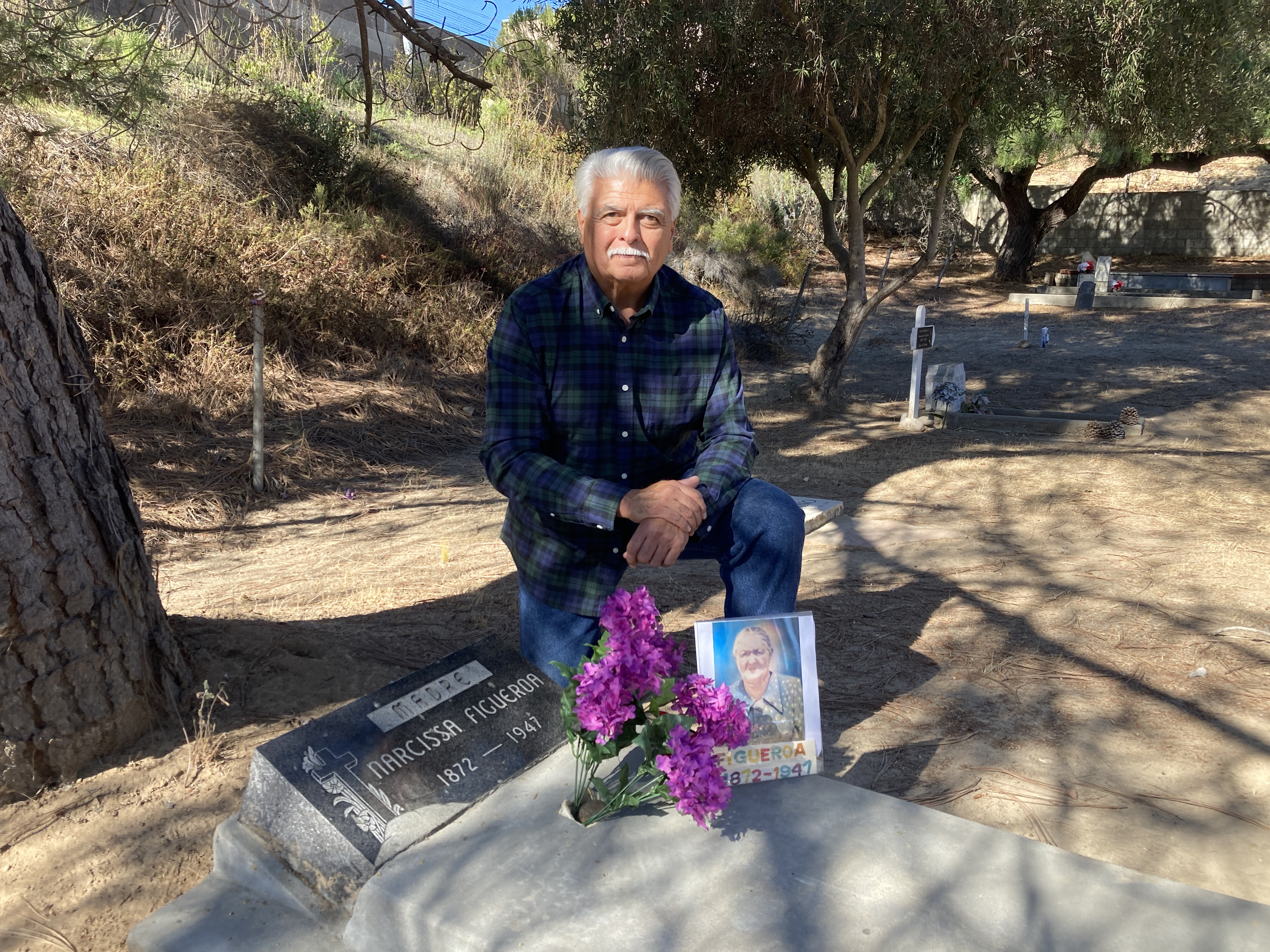 Community of La Colonia found among the dead in an abandoned graveyard |  KPBS Public Media