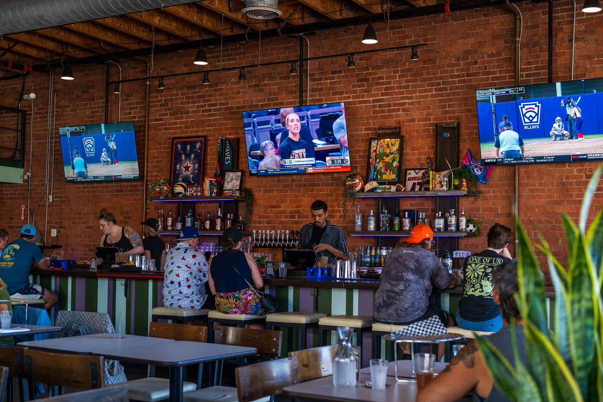 kpbs.org - Brenden Tuccinardi - Women's sports are No. 1 at this new bar in North Park