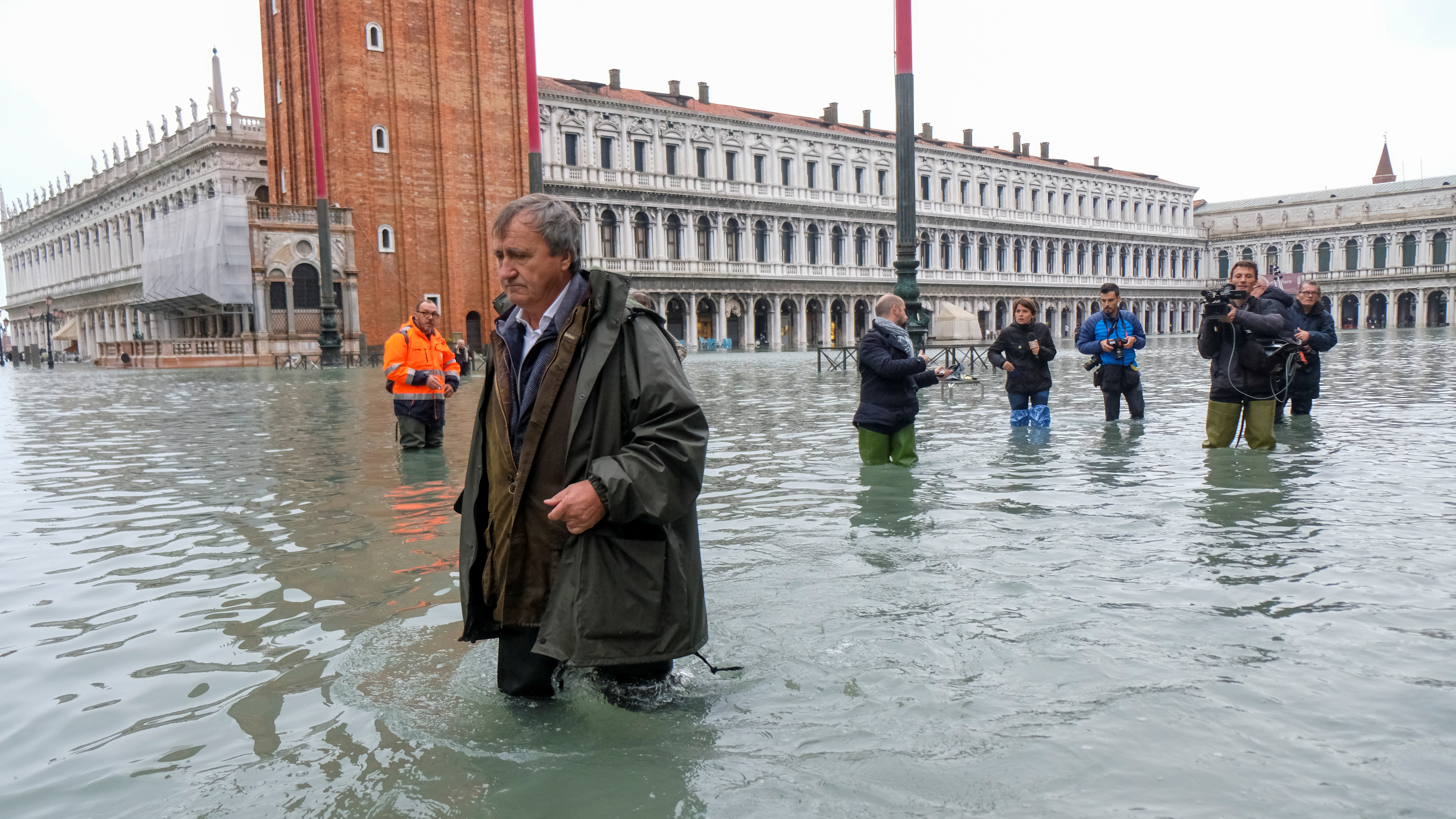 Third record tide enters Venice as Italy hit with snow and rain – Chicago  Tribune, image size:6000x3374