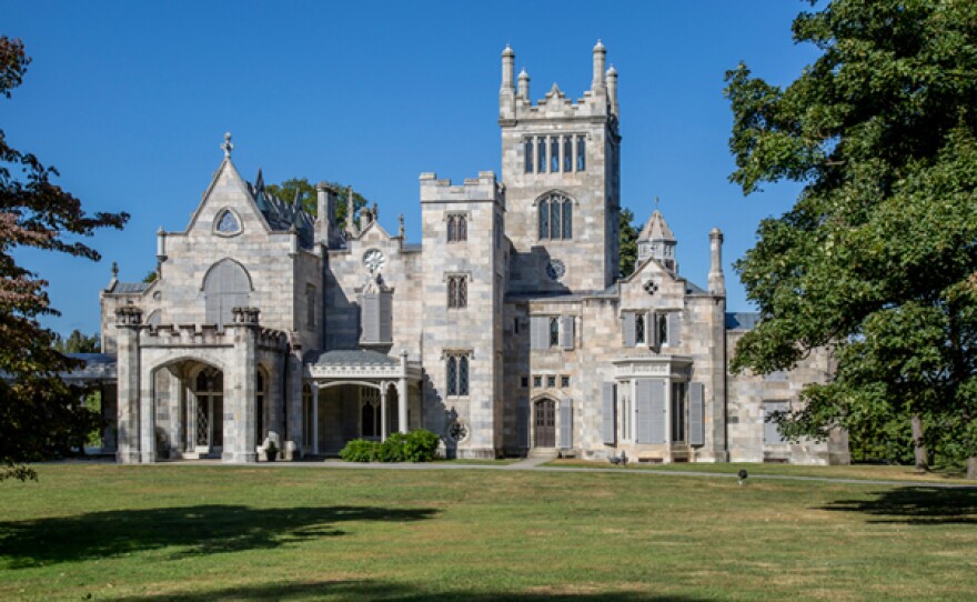 Lyndhurst is the gothic castle on the Hudson River built by former New York City mayor William Paulding as a retreat from the industrialized city.