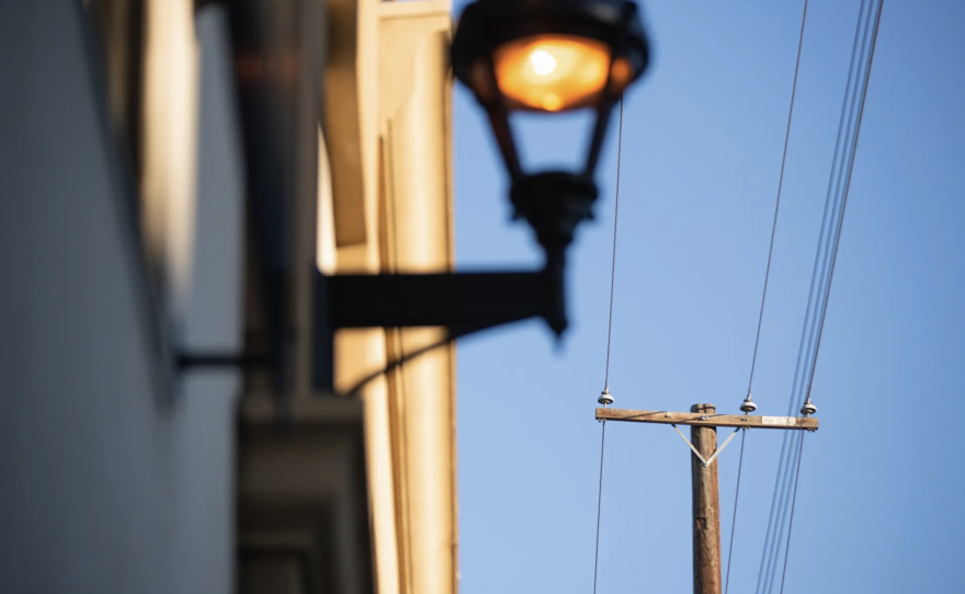 Power lines in Sacramento on Sept. 20, 2022. Electric bills include fees for utilities' return on equity, which critics say have grown excessive in California. Photo by Rahul Lal, CalMatters