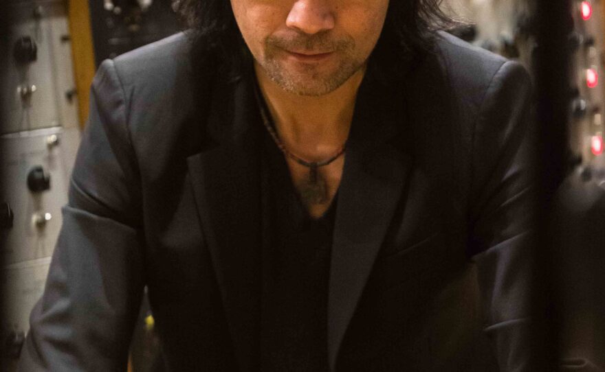 <em>Voodoo</em> engineer Russell Elevado.