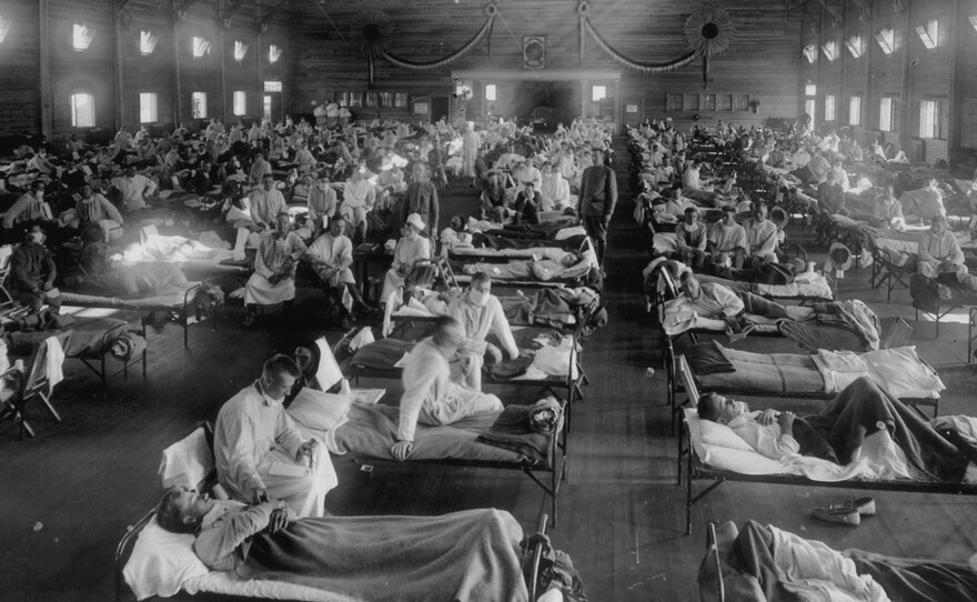 Emergency hospital at Camp Funston in Fort Riley, Kansas, where the first influenza cases were identified. 1918.