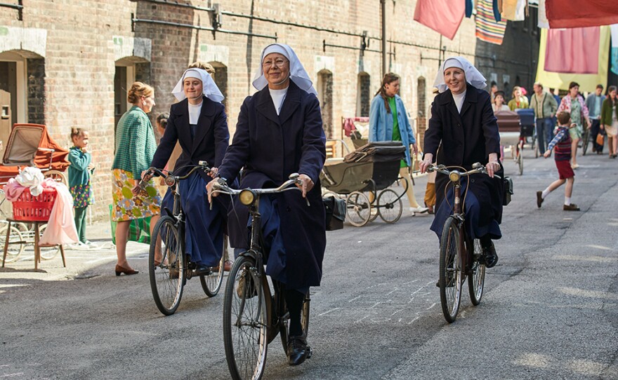 Sister Frances (ELLA BRUCCOLERI), Sister Julienne (JENNY AGUTTER), Sister Hilda (FENELLA WOOLGAR)