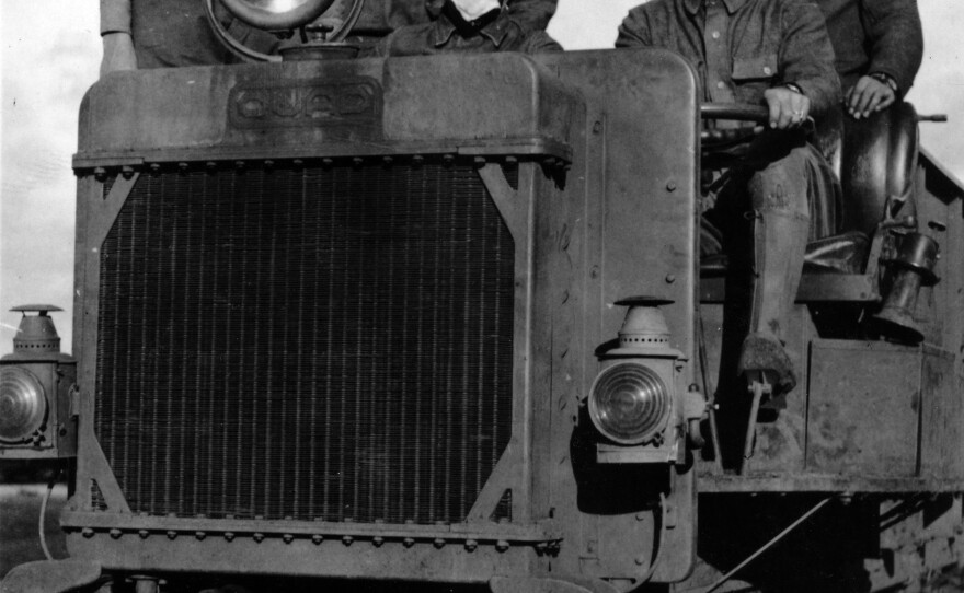 A crew wearing masks at Camp Kearny, which is now Marine Corps Air Station Miramar, 1918. Courtesy of The San Diego History Center.