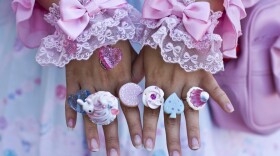 The accessories are very important to the Lolita style. Fads and trends come and go within Lolita and young women keep up with the trends through online forums and journals. 