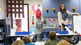 Student teacher Elisse Bevilacqua teaches a class inside a portable at Skyline Elementary in the Solana Beach School District, April 12, 2016.