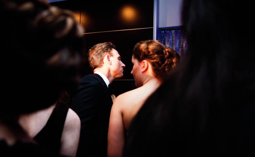 Actor Tony Goldwyn leans over the bar during a party before the 102nd White House Correspondents' Association Dinner on Saturday, April 30, 2016 in Washington D.C.