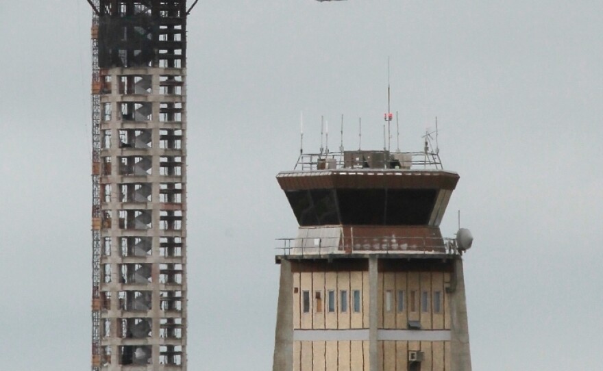 Construction crews at a new air traffic control tower at Oakland International Airport were told on July 19 to stop working after the U.S. House refused to reauthorize routine funding of the Federal Aviation Administration.