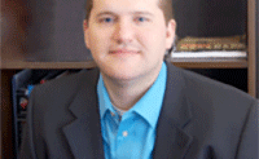 minnich_sq-5050df153d100a1532128dcd67c61430feb77b17.gif
