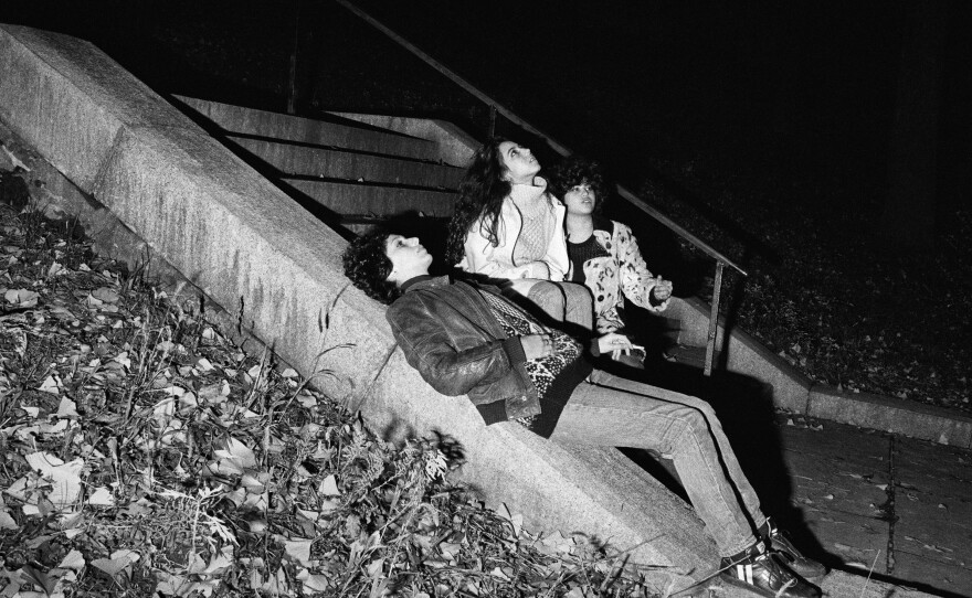 Leslie, Jen, Blake (1985-1986)