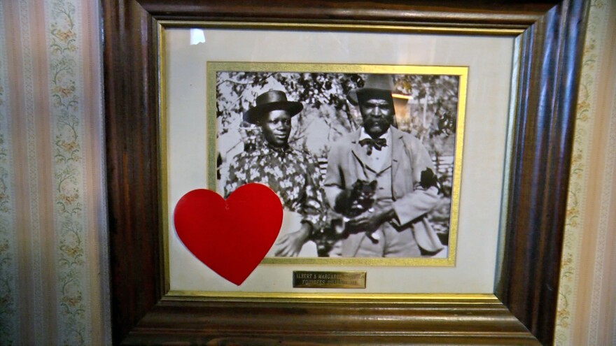 A photo of Margaret and Albert Robinson on display at the Julian Gold Rush Hotel, Feb. 10, 2023.