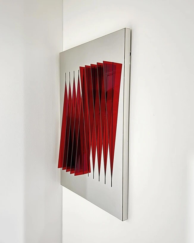 David Mont Virgen's "Horas (Hours)" is shown in an undated photo.