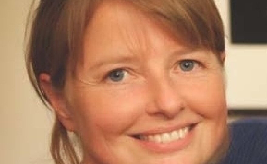 Amanda Renshaw is the editorial board director for Phaidon Press and <em>The Art Museum.</em>