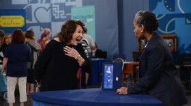 Lea Koonce Ogundiran (right) appraises a gold, platinum and diamond pendant brooch, ca. 1900, in Virginia Beach, Va. ANTIQUES ROADSHOW special episode “American Stories” premieres Monday, Jan. 4, 2021 on PBS.