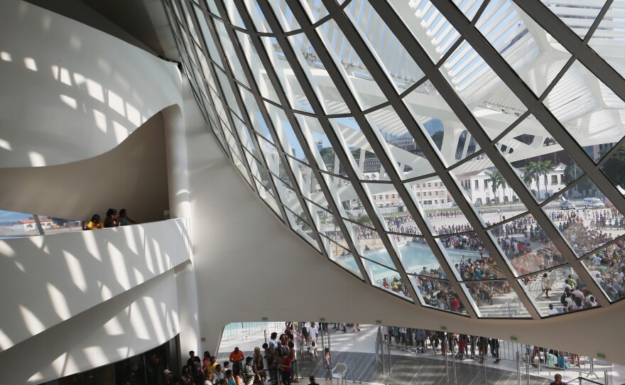Designed by famous Spanish architect Santiago Calatrava, the museum embodies its message of environmental responsibility. It uses 40 percent less energy than conventional buildings.