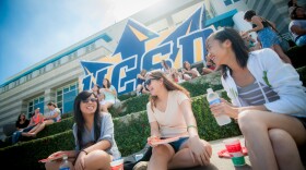 Students enjoy lunch at UC San Diego. 
