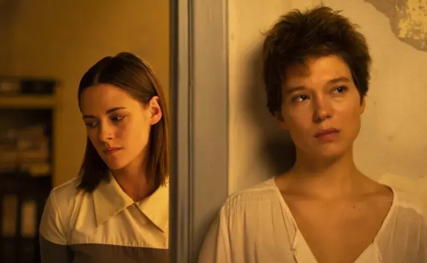 Kristen Stewart (left) is a fan of the surgery Léa Seydoux performs in <em>Crimes of the Future</em>.