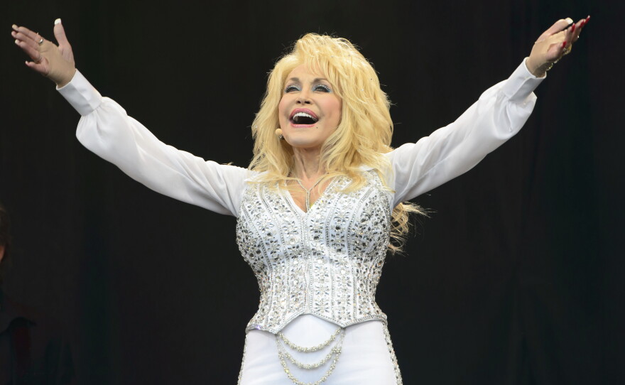 Dolly Parton performs at Glastonbury music festival, June 29, 2014.
