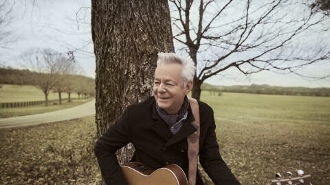 Music icon Tommy Emmanuel