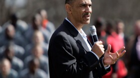 In a visit to a Columbia, S.C., prison, Tony Dungy told inmates that no matter their mistakes, they can gain redemption.