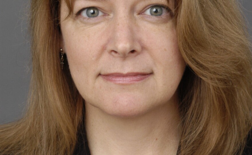 Ellen Schultz is an award-winning investigative reporter for <em>The Wall Street Journal</em>.