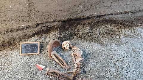 This image released by the Italian Culture Ministry on Monday, April 27, 2026, shows a victim of the AD 79 eruption of Mount Vesuvius, in the Pompeii archaeological area near Naples in southern Italy.