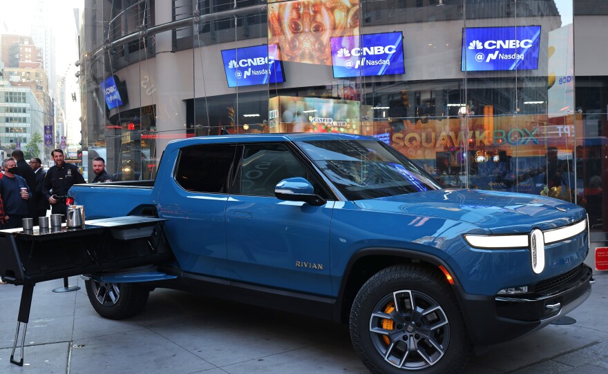 Rivian has made only a few hundred electric pickups. But investors are betting on its future.
