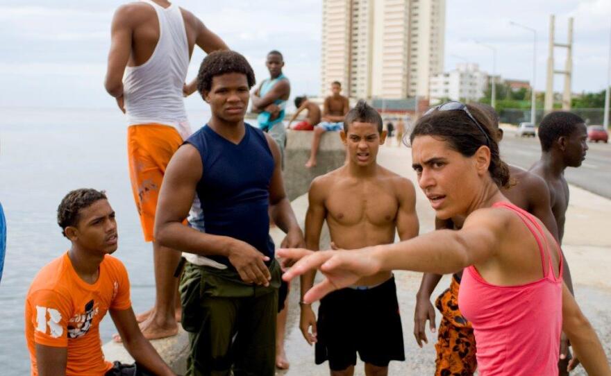 Lucy Molloy directing "Una Noche."