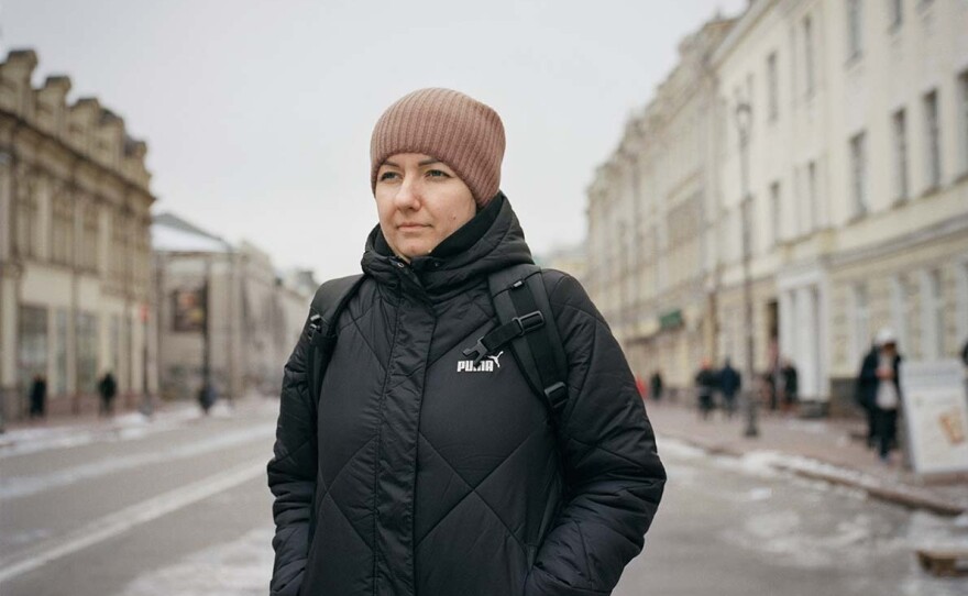 Yulia Sylcheva, Elena Diachkova's daughter, near her workplace in Kyiv, Ukraine. December 2022.
