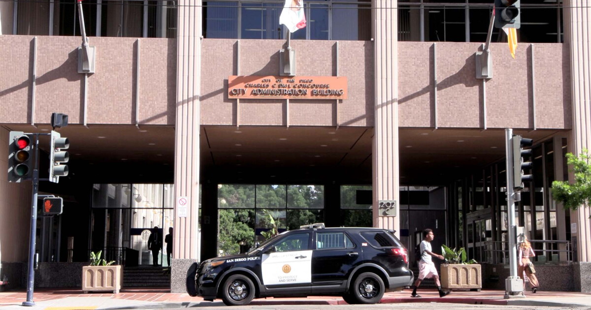 Encrypting San Diego police calls protects privacy, withholds info about police activity Encrypting San Diego police calls protects privacy, withholds info about police activity