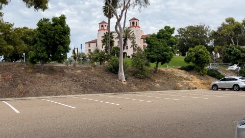 The lower lot at Inspiration point was still mostly