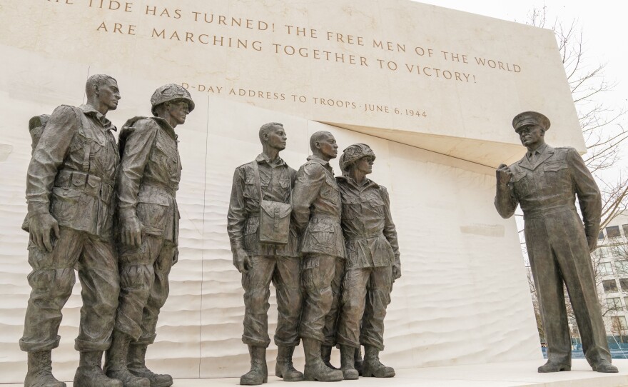 Eisenhower's words — such as his D-Day address to the troops — are inscribed in the memorial. Sculptures by Sergey Eylanbekov and inscriptions by Nick Benson.