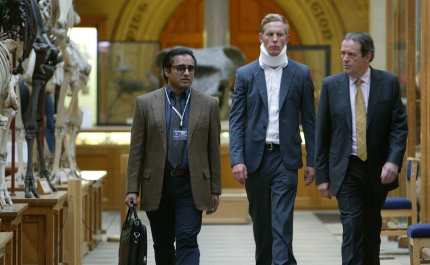 Sanjeev Bhaskar as Kanan Dutta, Laurence Fox as DS James Hathaway, and Kevin Whately as Inspector Lewis. Kevin Whately and Laurence Fox return for a sixth and final season of the popular detective series, set in the seemingly perfect academic haven of Oxford.