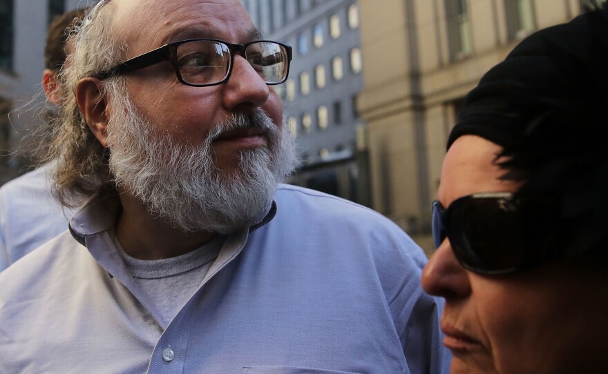 Jonathan Pollard, the American convicted of spying for Israel, leaves a New York court house following his release from prison early on Friday after 30 years on November 20, 2015 in New York.