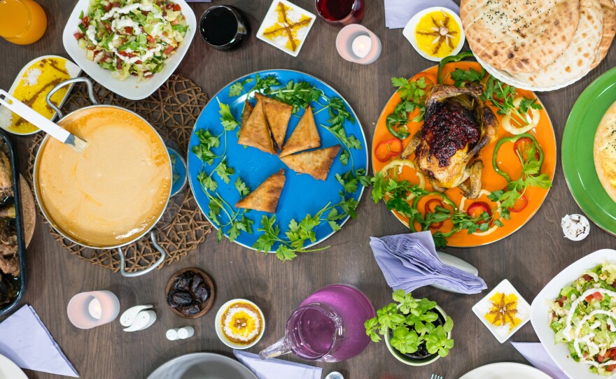A growing number of Muslim food bloggers and dietitians are trying to address the shifting needs of busy Muslims who want to eat healthy, nutritious meals when breaking fast.