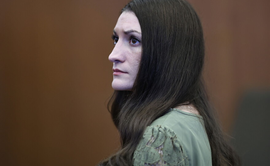 Defendant Lindsay Clancy looks at the jury after Judge William Sullivan declared a mistrial in Clancy's murder trial on Friday, Sept. 4, 2026, in Plymouth, Mass.