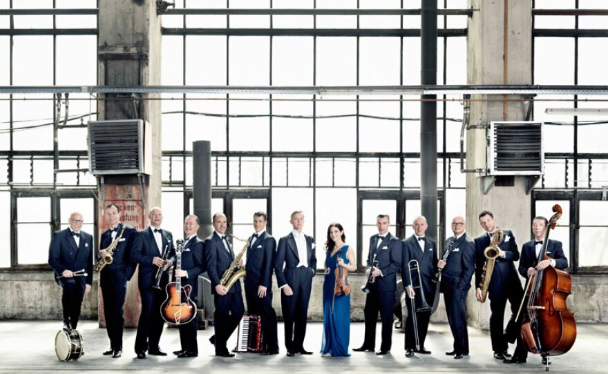 Max Raabe & Palast Orchester combine high-style with humor to salute the Golden Age of music from the 1920s and 30s.