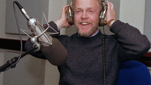 Noah Adams adjusts his headphones in the National Public Radio studio in Washington Feb.16, 1987.