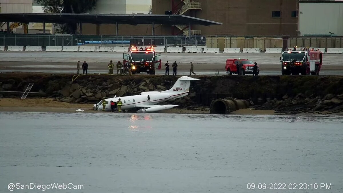 Plane Crashes Off Runway At Naval Air Station North Island | Kpbs Public Media
