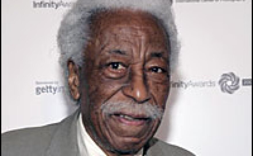 Photographer Gordon Parks attends the International Center of Photography's 21st Annual Infinity Awards in May 2005 in New York City.