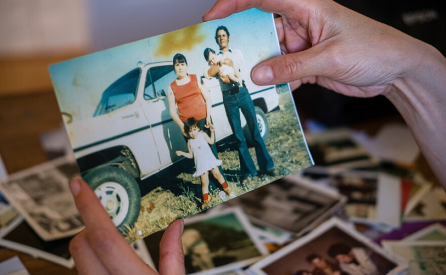 Vanessa Robledo as a child, with her family.