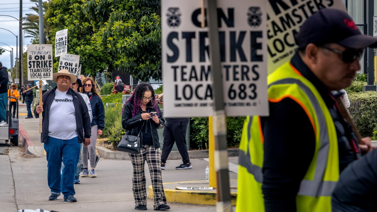 As bus driver strike enters 3rd week, riders ask why MTS privatized their public transit - Vimarsana News