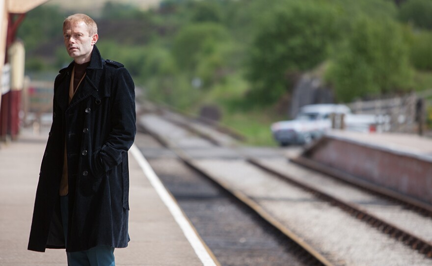 A scene from THE INDIAN DOCTOR: Season 3.