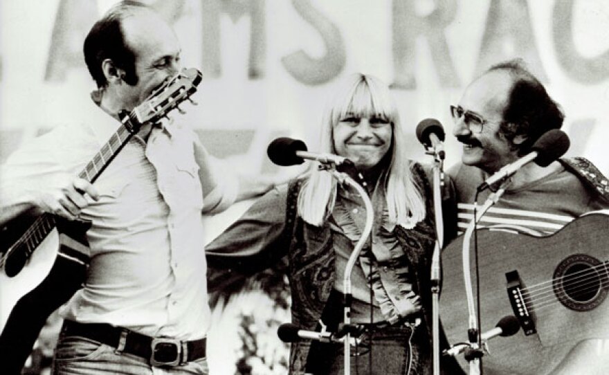 Noel Paul Stookey, Mary Travers and Peter Yarrow.