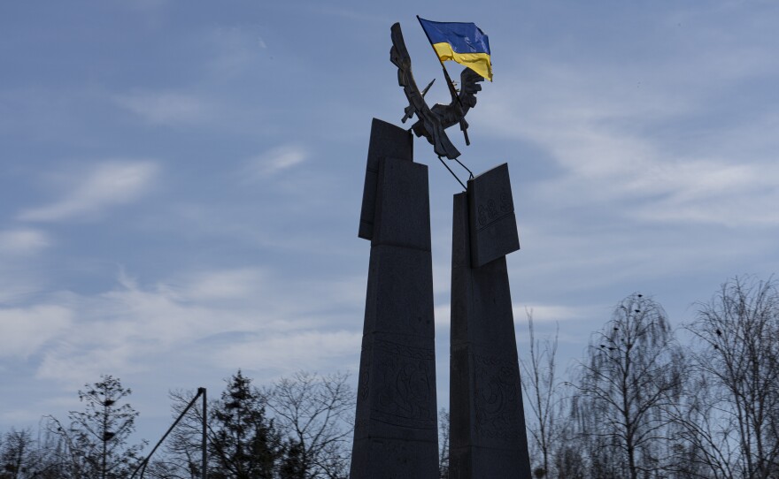 A monument at the entrance of the city of Borodyanka.