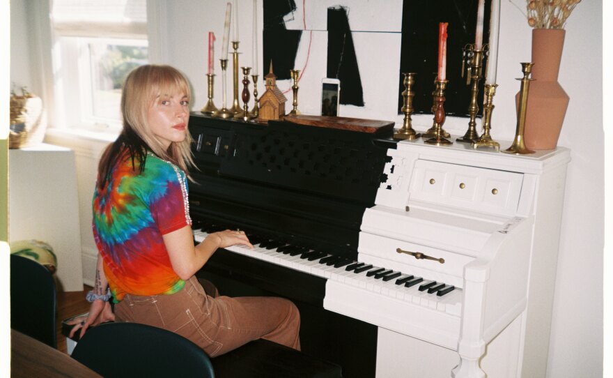 Hayley Williams at the piano.