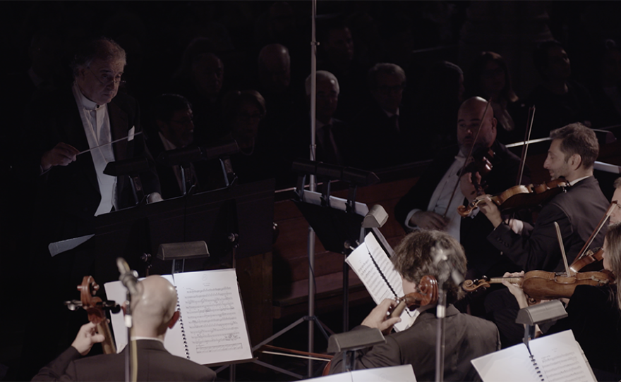 Maestro Donato Renzetti conducts the orchestra during the Oratorio