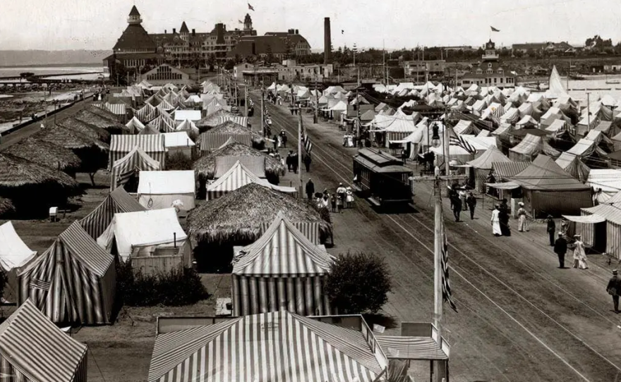 Photo of Tent City at Hotel del Coronado circa 1900.