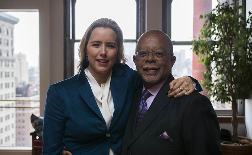 Henry Louis Gates, Jr. with Téa Leoni on the set of FINDING YOUR ROOTS, Season 4.